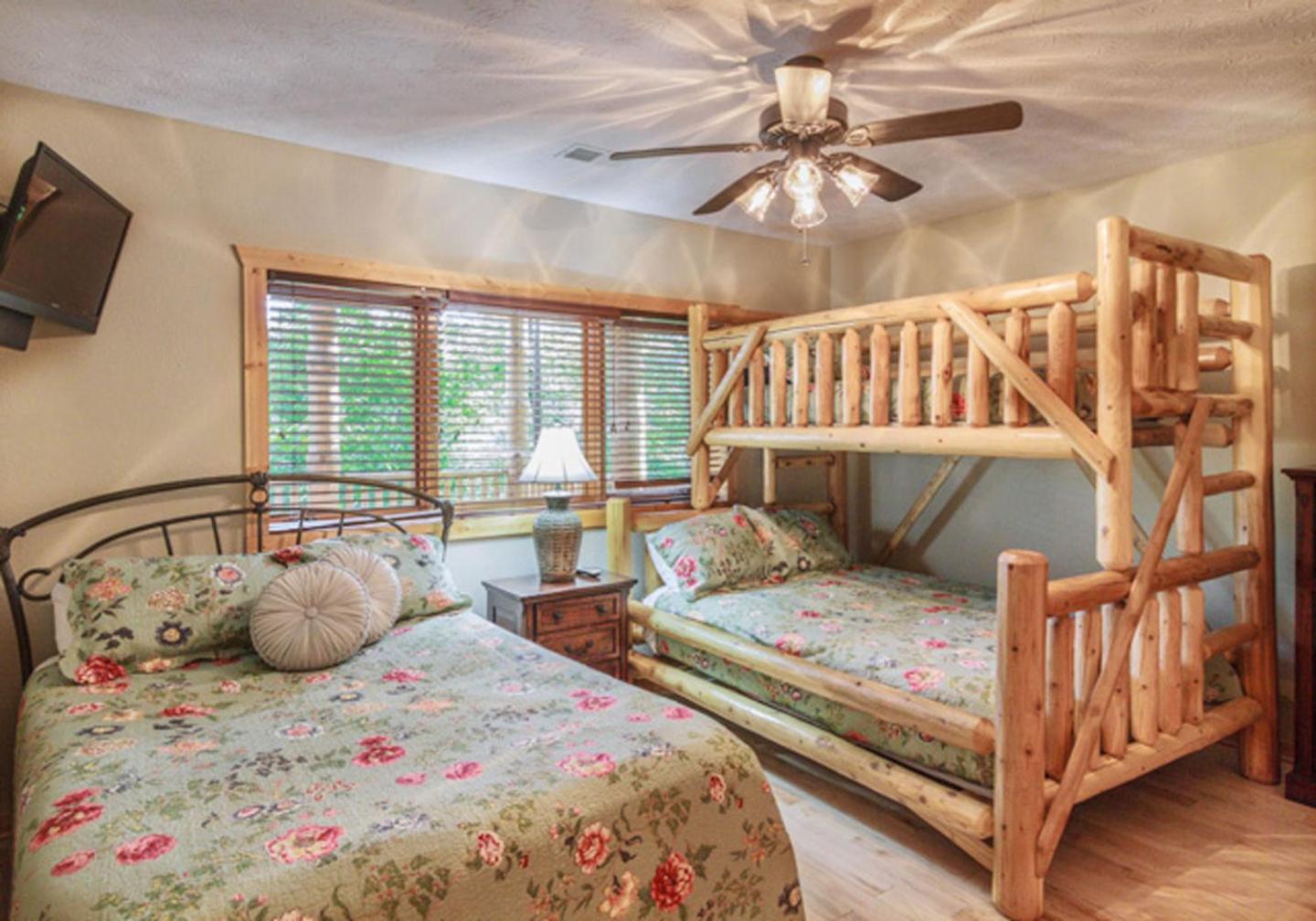 Big Bear Ridge Lodge - Breathtaking Mountain Views And Private Forest Scenes In Amazing Large Log Cabin Gatlinburg Buitenkant foto