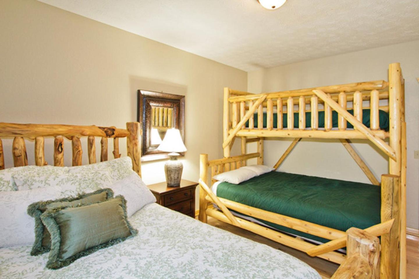 Big Bear Ridge Lodge - Breathtaking Mountain Views And Private Forest Scenes In Amazing Large Log Cabin Gatlinburg Buitenkant foto